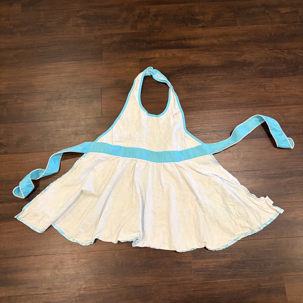 Simply En Vogue Blue Floral Print Kitchen Apron - Picture 7 of 7